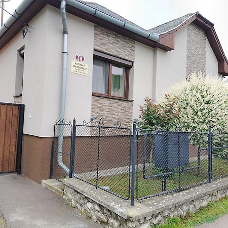Kaptarko Apartmanhaz Demjén Exterior foto