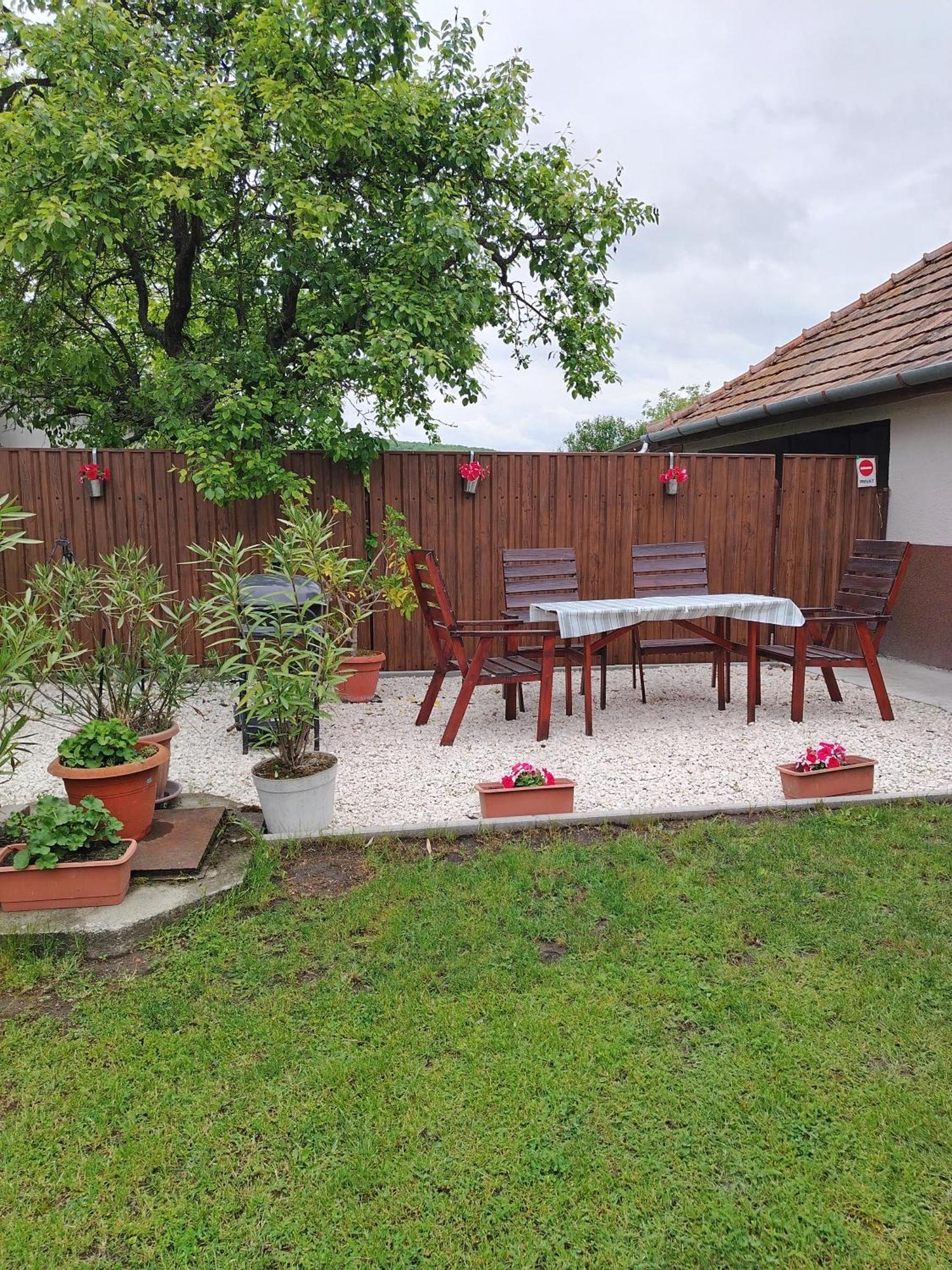 Kaptarko Apartmanhaz Demjén Exterior foto